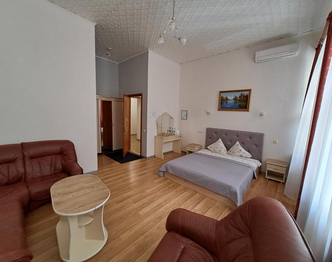 Hotel Saules Rati Daugavpils Esterno foto