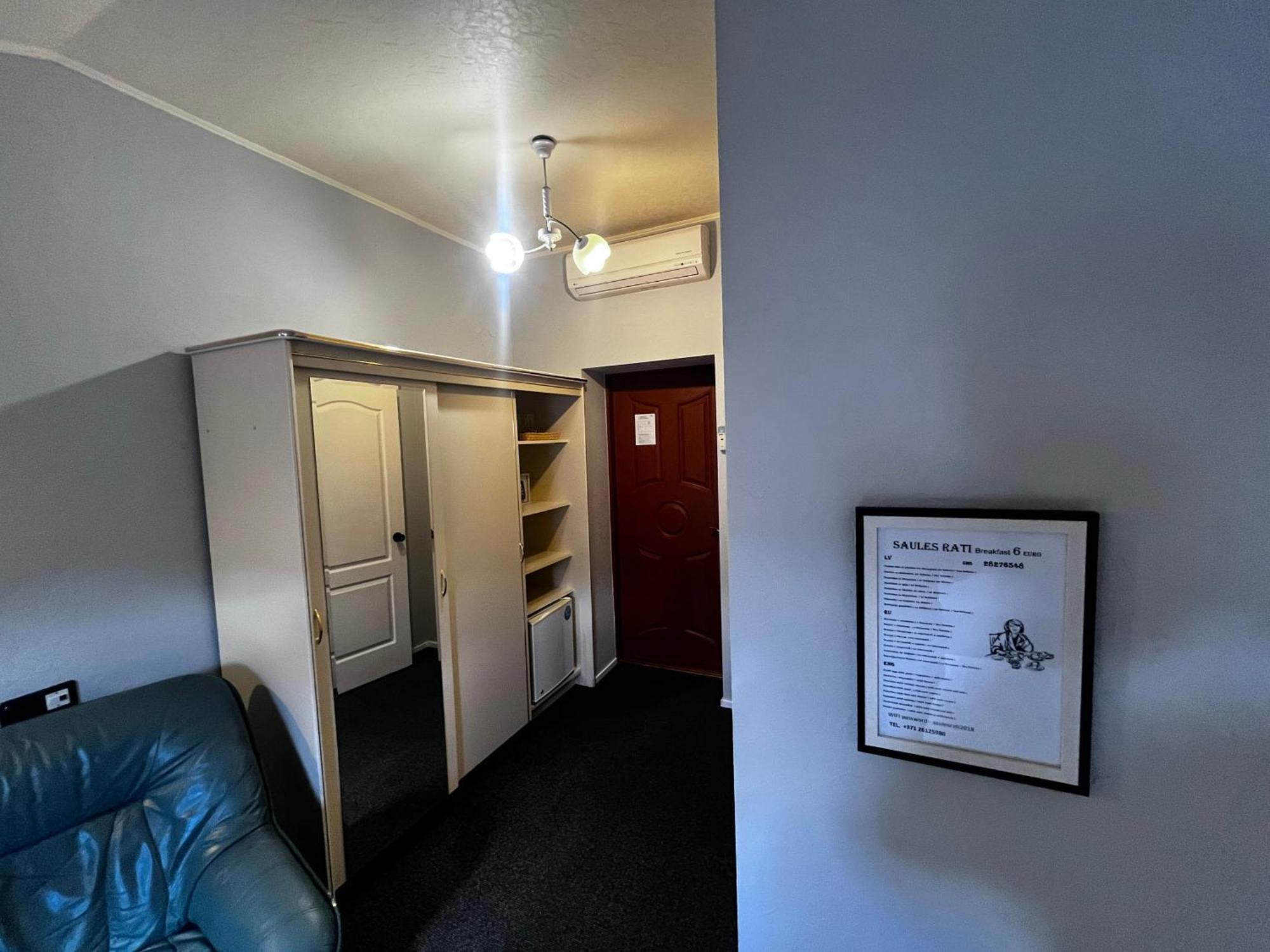Hotel Saules Rati Daugavpils Esterno foto